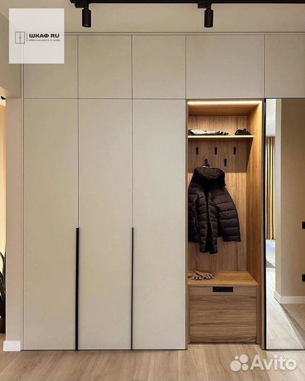 Угловой шкаф