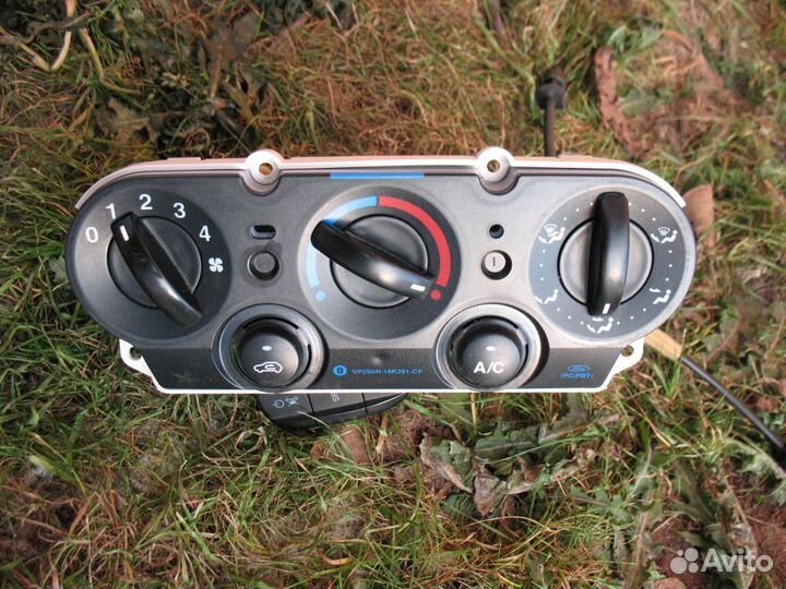 Блок управления отопителем Ford Fusion