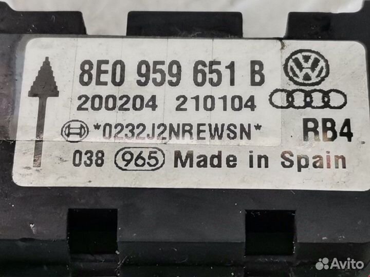 Датчик удара Audi A4 B6 2004 8E0959651B