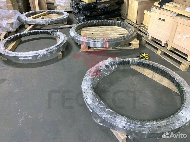 Поворотный круг Komatsu PC400-LC