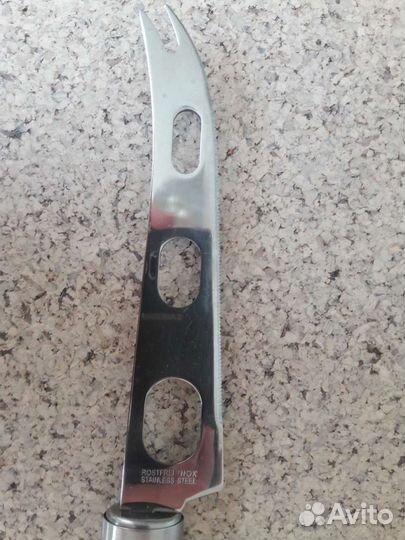 Нож для нарезки сыра