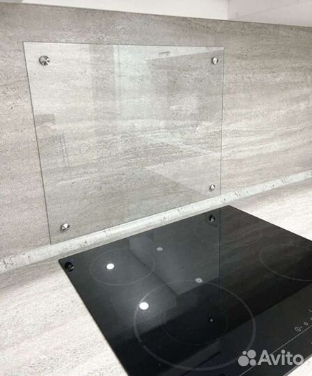 Кухонный фартук (экран,панель)из стекла 60x60 см