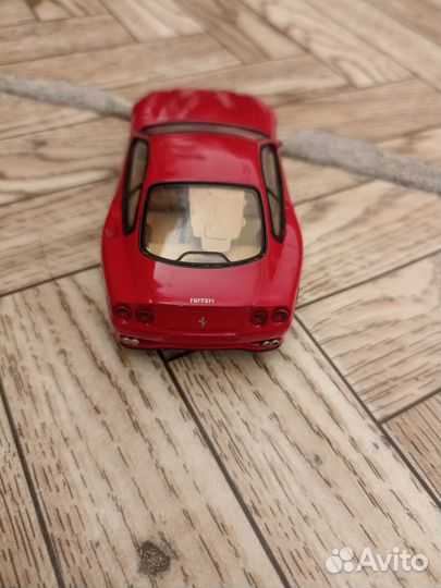 Модель машины Ferrari 550 Maranello