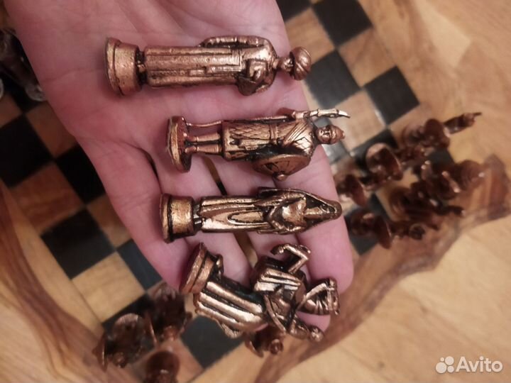 Шахматы металлические коллекционные