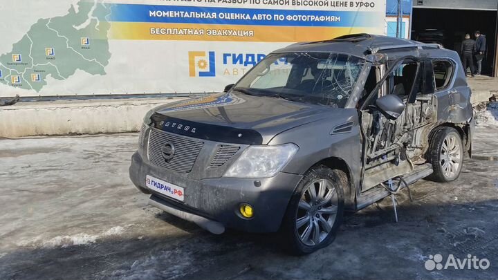 Обшивка двери багажника верхняя Nissan Patrol (Y62