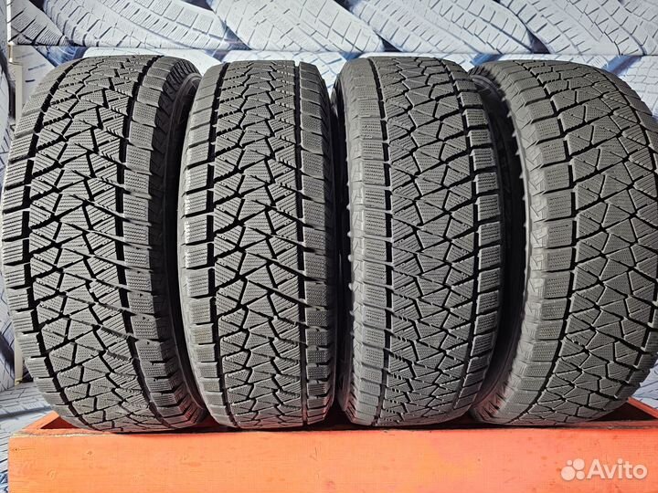 Bridgestone Blizzak DM-V2 265/60 R18