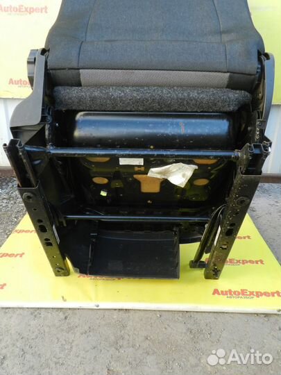 Сиденье переднее левое Skoda Roomster