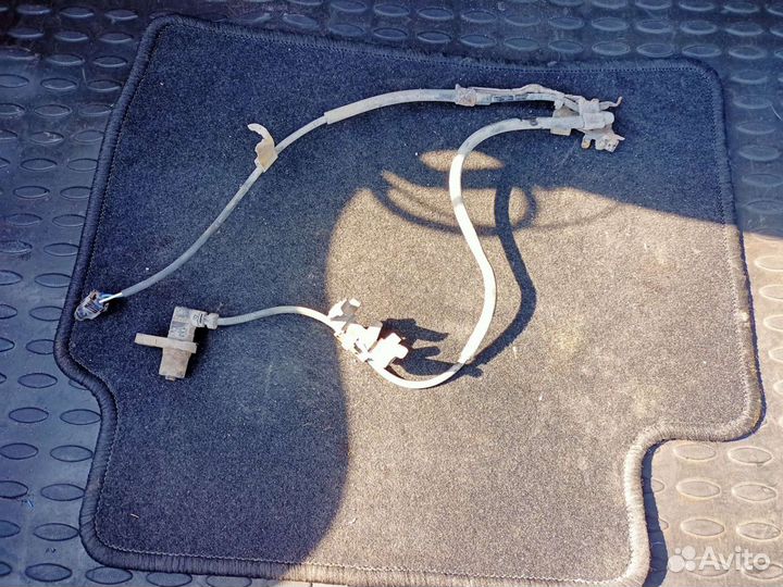 Датчик абс на Toyota Camry 40