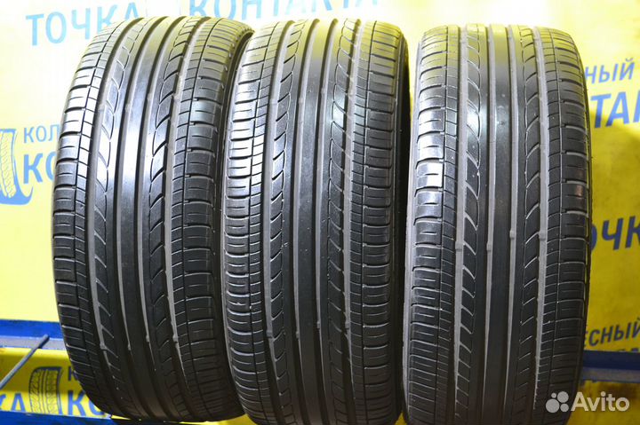 Yokohama AVS Decibel V550 215/45 R17