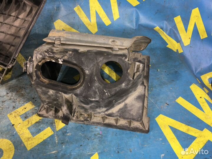 Корпус воздушного фильтра Audi A4 B5