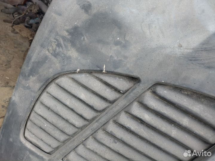 Капот пластик