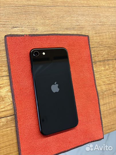 iPhone SE (2020), 64 ГБ