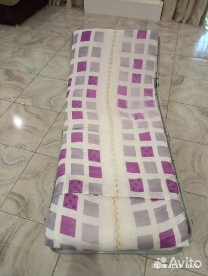 Раскладушка с матрасом