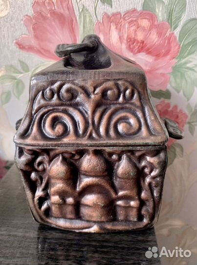 Шкатулка в виде ларца 