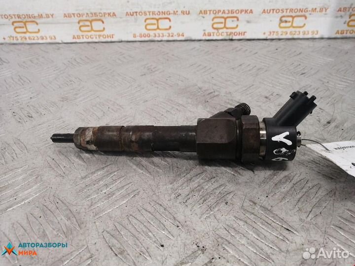 Форсунка Renault Scenic рест. 2003 8200279059