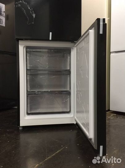 Холодильник Dexp Дисплей No Frost черный (Новый)