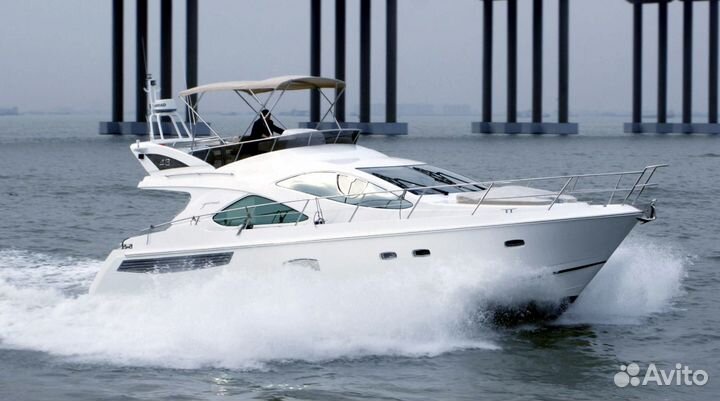 Моторна яхта Artemis 43