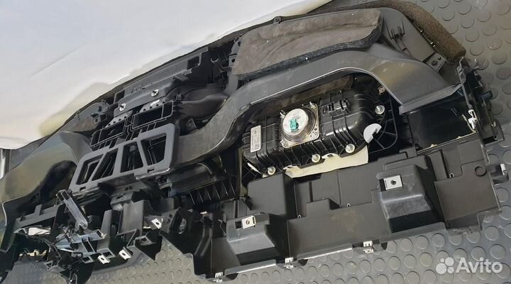 Панель передняя салона (торпедо) Land Rover