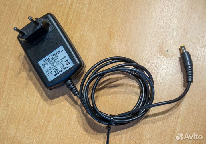 Адаптер сетевой DSS-080300 DC8V-3A