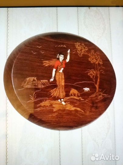 Панно из дерева