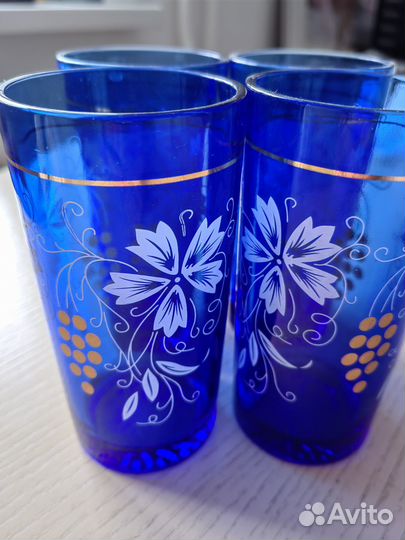 Стаканы из синего стекла, Чехословакия