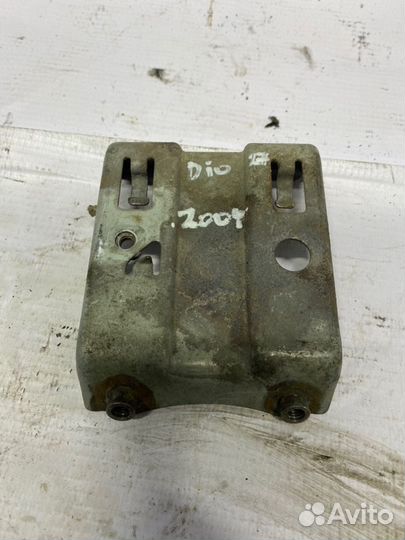 Крепление переднего клюва Honda Dio AF-27 / 28