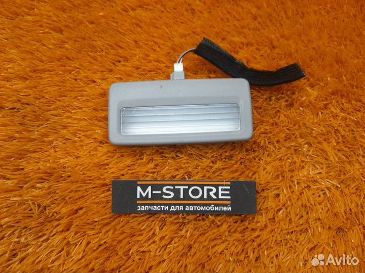 Плафон освещения Bmw 7-Series F01 N63B44 2011