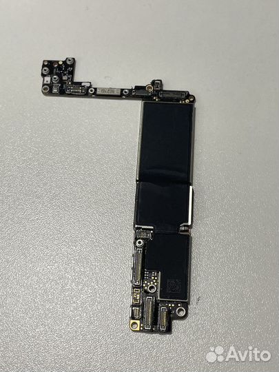 Плата iPhone 8