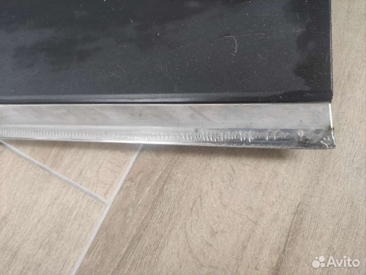 Молдинг двери передней правой Volkswagen Tiguan