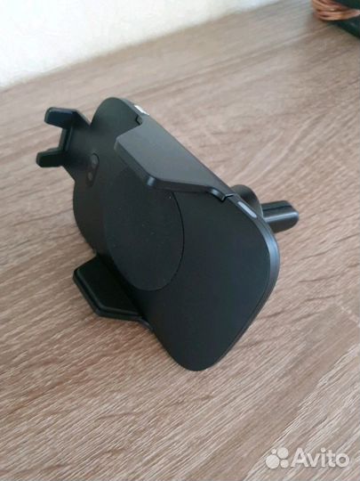 Беспроводная зарядка - держатель телефона Skyway R