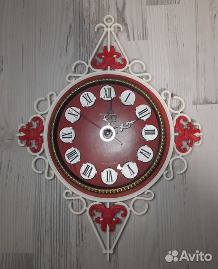 Кварцевые настенные часы Янтарь СССР