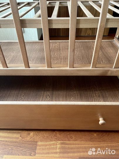 Детская кроватка с матрасом