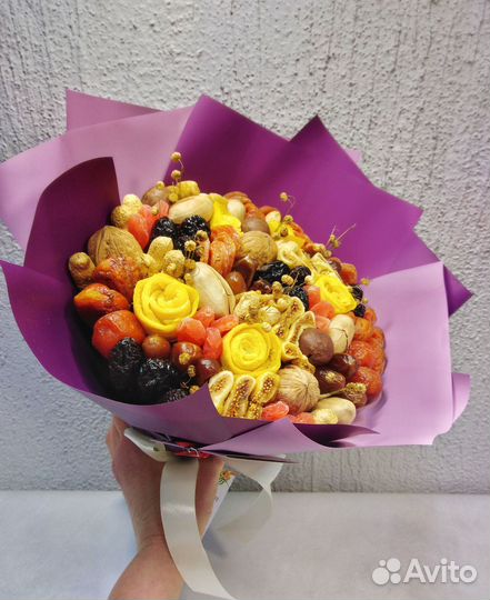 Букеты из орехов и сухофруктов