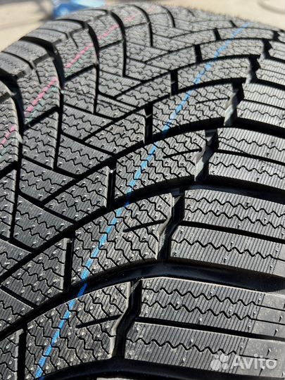 iLink SnowGripper I 215/55 R18 81U