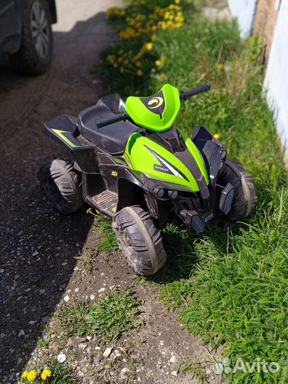 Детский квадроцикл на аккумуляторе