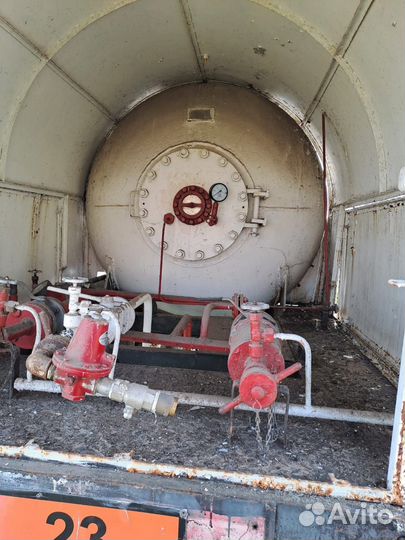 Цистерны емкости бочки