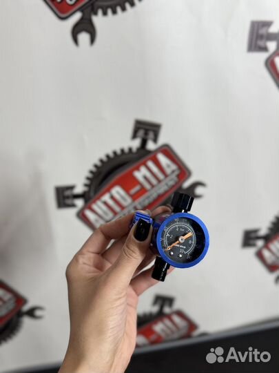 Манометр стрелочный с регулятором на ручку пистоле