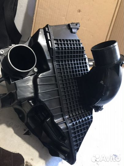 Корпус воздушного фильтра Renault