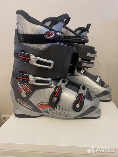 Горнолыжные ботинки nordica