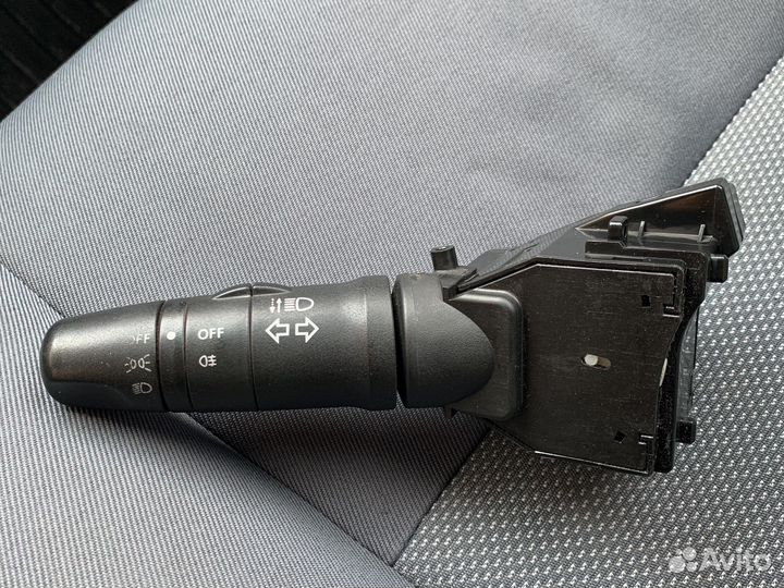 Подрулевой переключатель almera ll n16