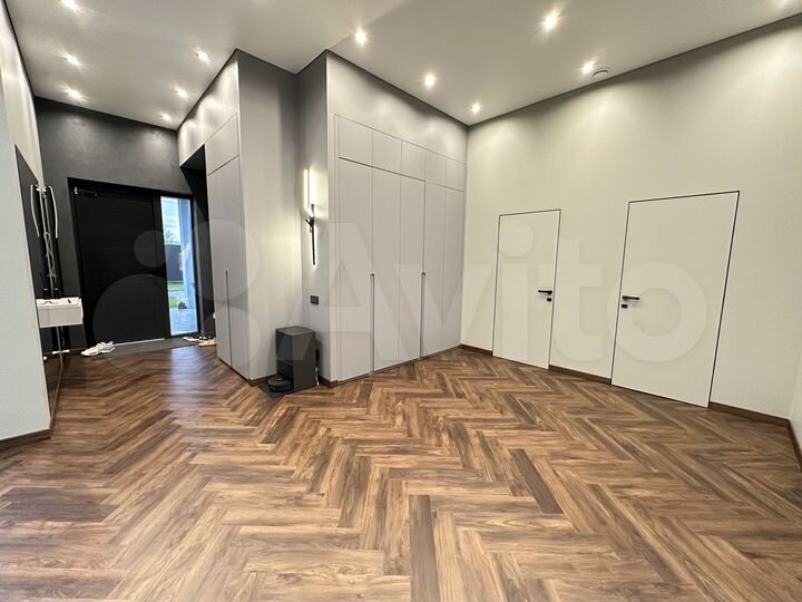 Коттедж 280 м² на участке 12 сот.