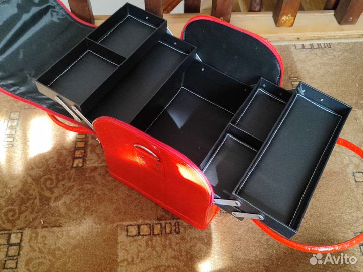 Бьюти кейс для визажиста или мастера маникюра