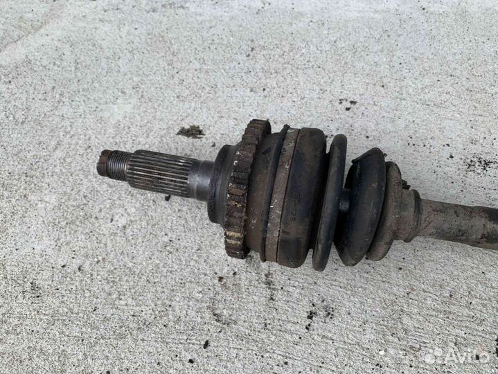 Полуось передняя правая (приводной вал, шрус) Mazd