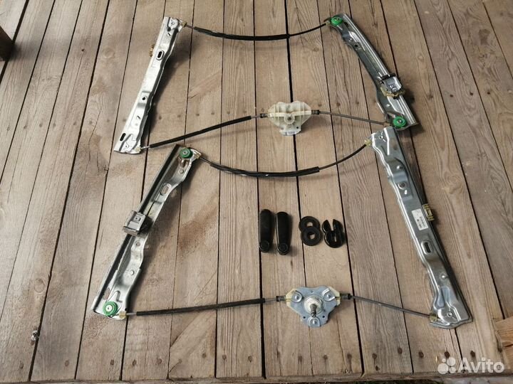 Стеклоподьемники механические на Datsun передние