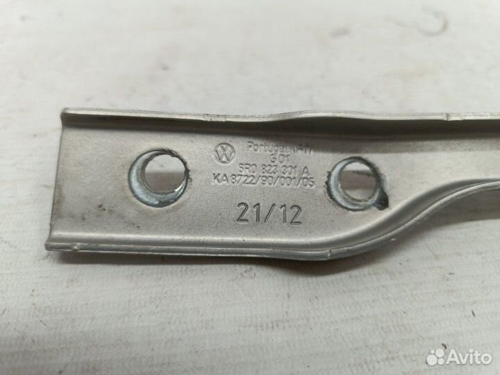 Петля капота левая Volkswagen Polo MK5 cfna 2013