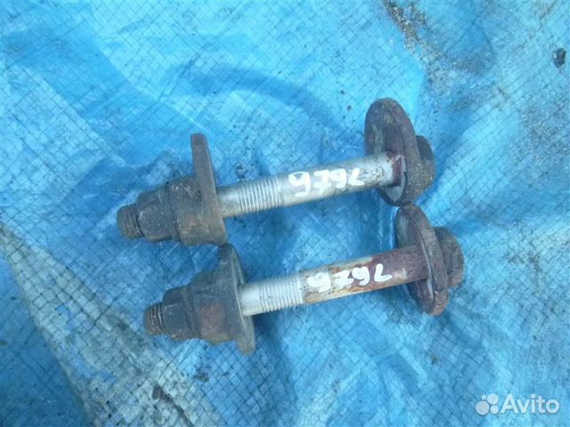 Болт эксцентрик передний Toyota Land Cruiser