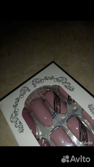 Накладные ногти с клеем