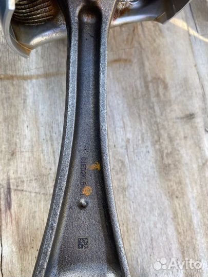 Поршень с шатуном Мазда сх-5 PE 2.0