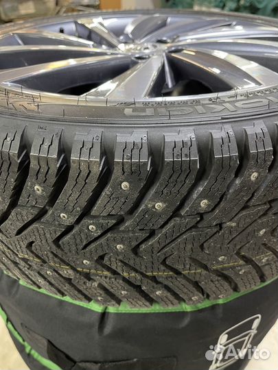 Nokian Tyres Hakkapeliitta 8 225/45 R18 95T
