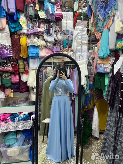 Платье на никах